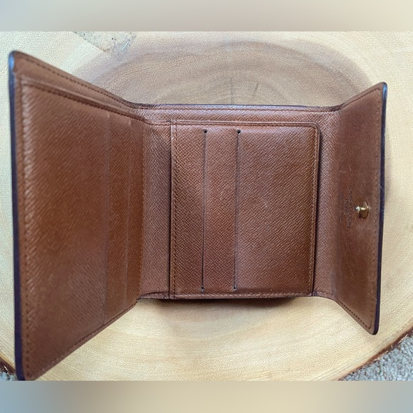 Louis Vuitton Elise Wallet - Picture 10 of 12